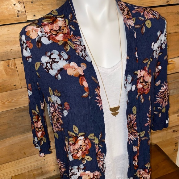 Floral Duster - Picture 3 of 10